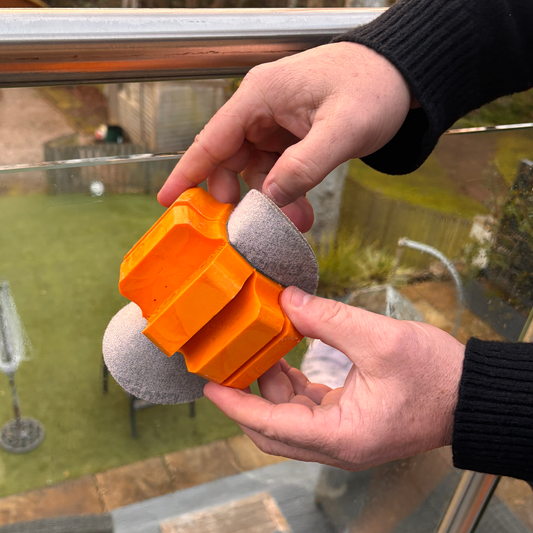 Шыны тазалайтын қолға арналған жастықша 70x125мм – Көлденең және тік дөңгелек тазалау (желбезек арқылы бекітілетін).