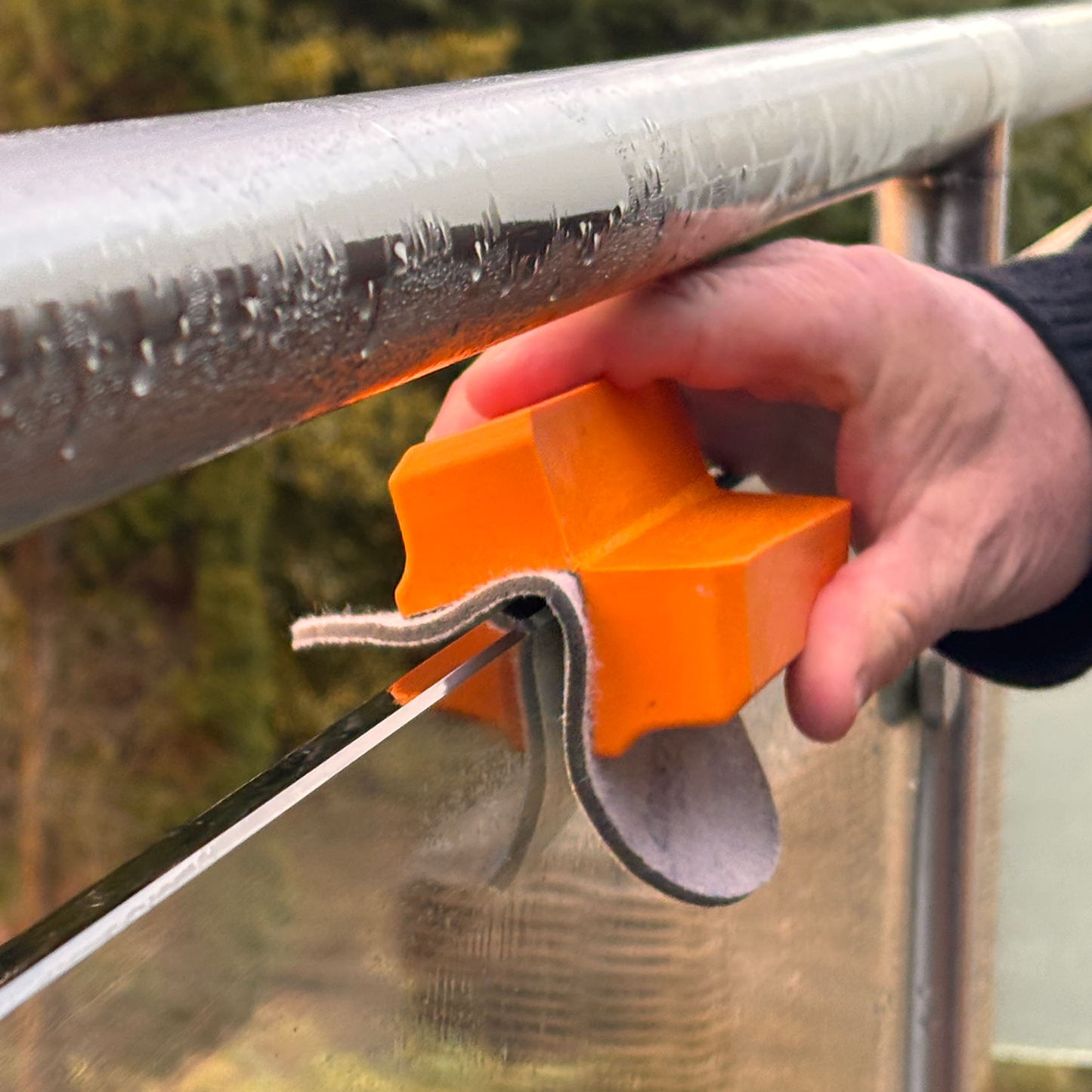 Glass Cleaning Hand Pad 70×125 mm – Dual‑Direction Cleaning with Velcro Backing